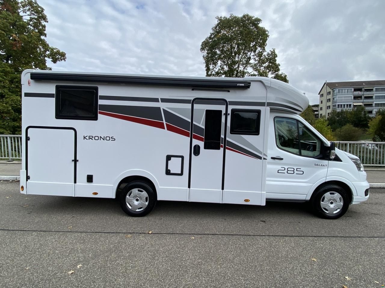 Roller Team Kronos 285TL, Ford 2.0TDCi 165PS Automat