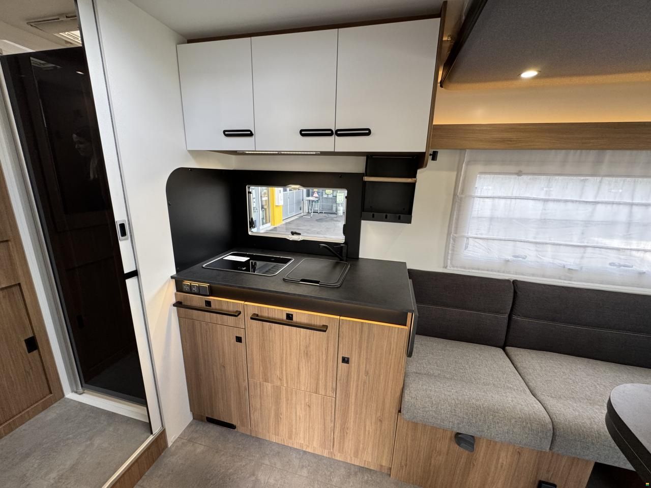 Challenger 260 Graphite Edition