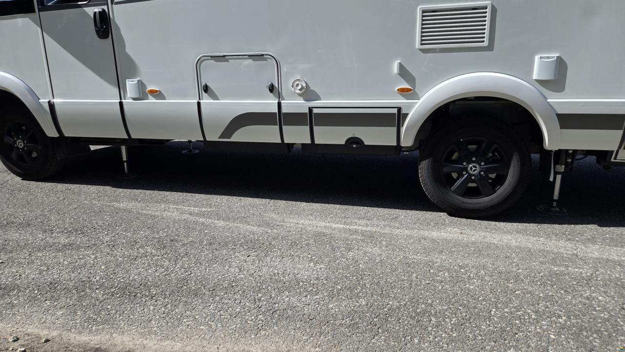 Hymer BMC 600 I white line édition