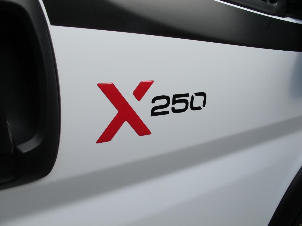 Challenger X250