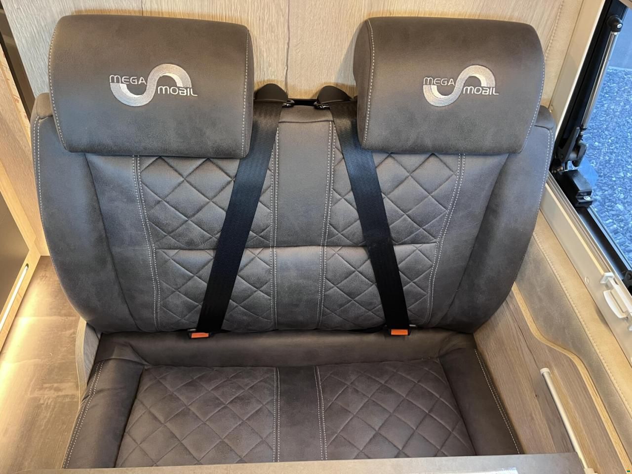 Megamobil Classic 600 MAX HUBBETT Mercedes Benz...