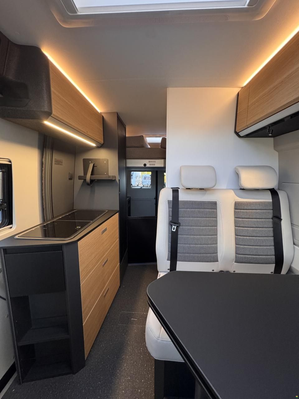Adria Twin Select 640 SGX Swiss Edition