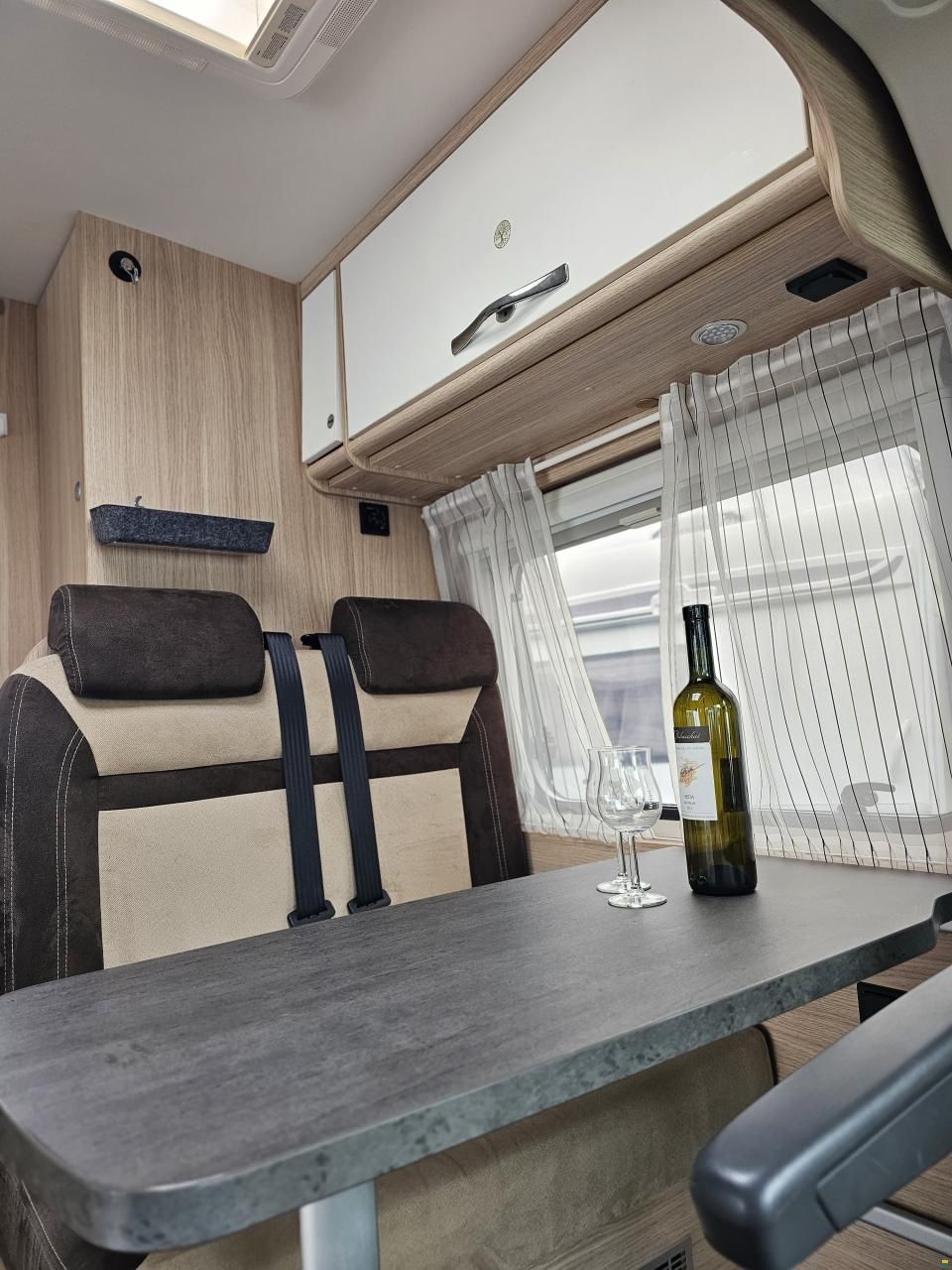 Pössl R640 mit Einzelbett, Automat!