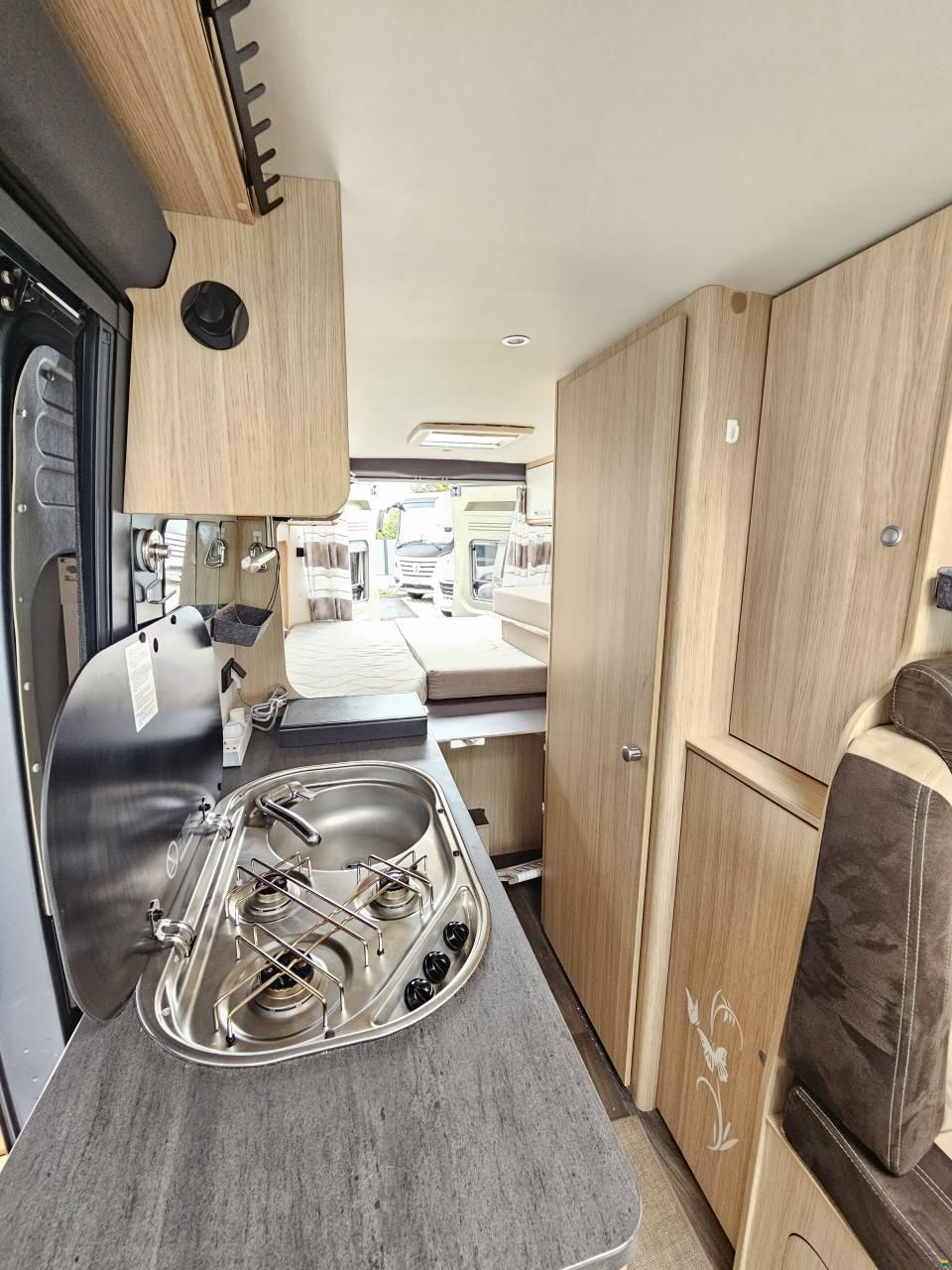 Pössl R640 mit Einzelbett, Automat!