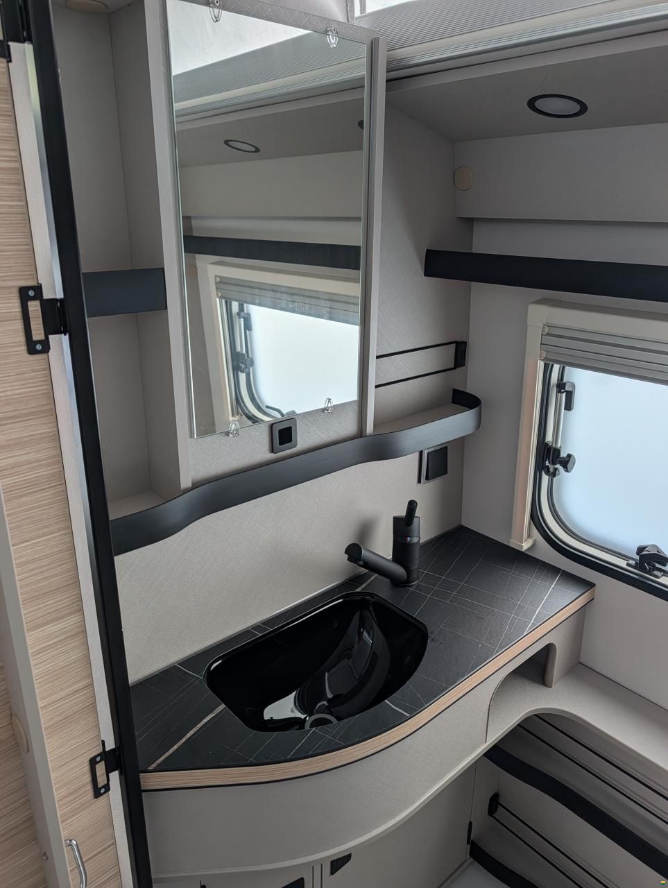 Eriba Touring 542 Silver Edition