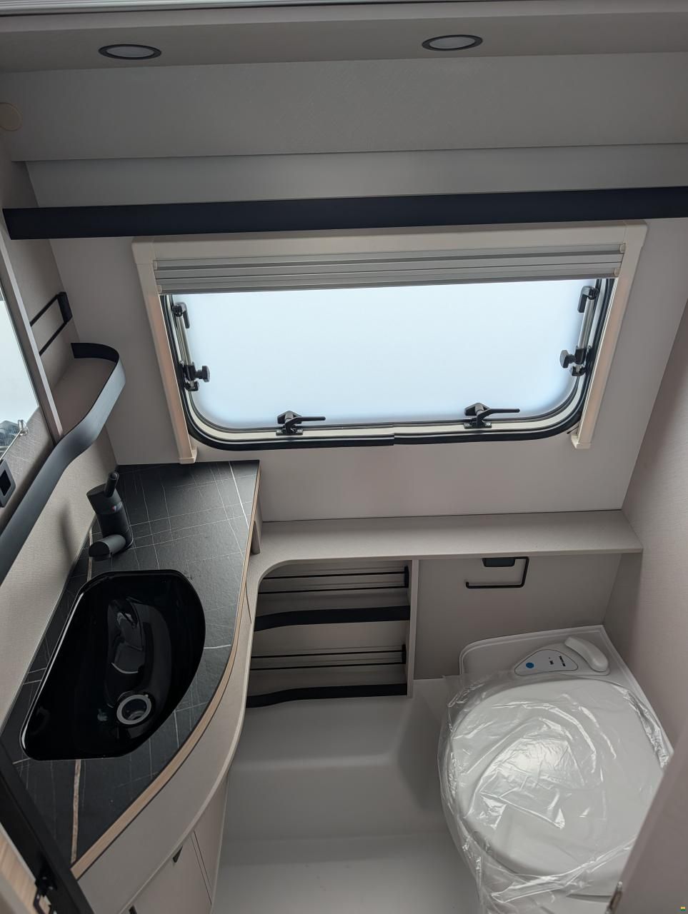 Eriba Touring 542 Silver Edition