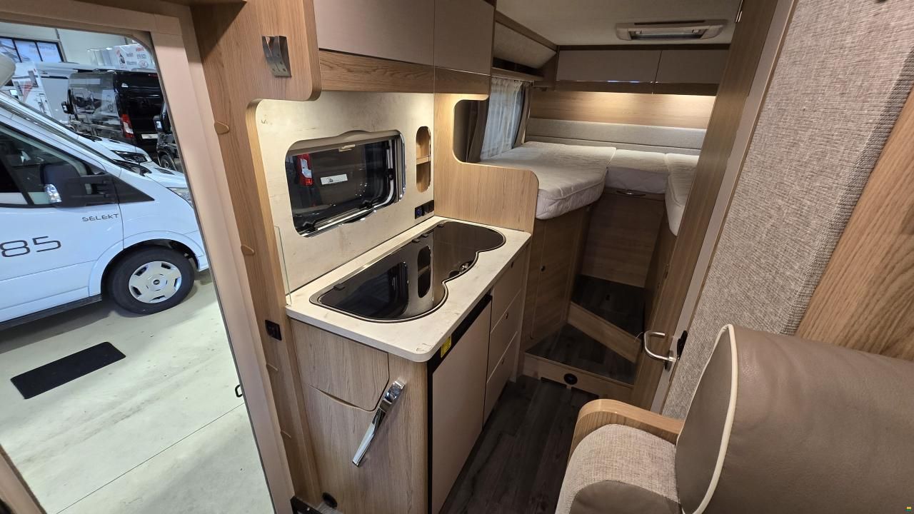 LMC Breezer V 646