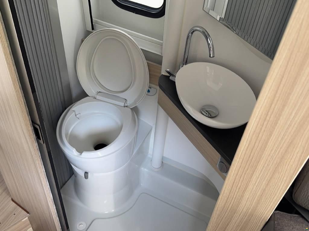 Adria Twin Plus 600 SPB