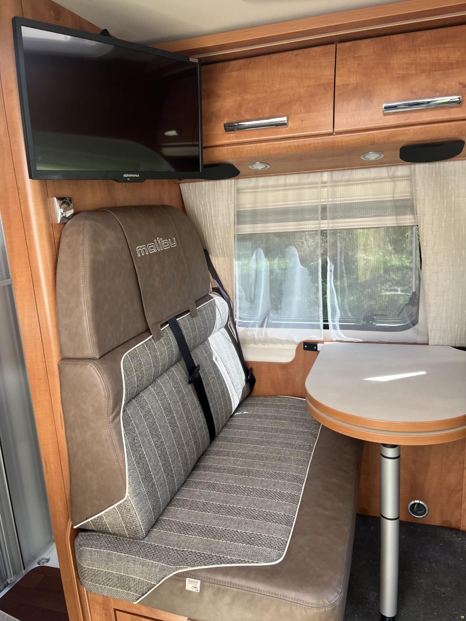Malibu Van 600LE