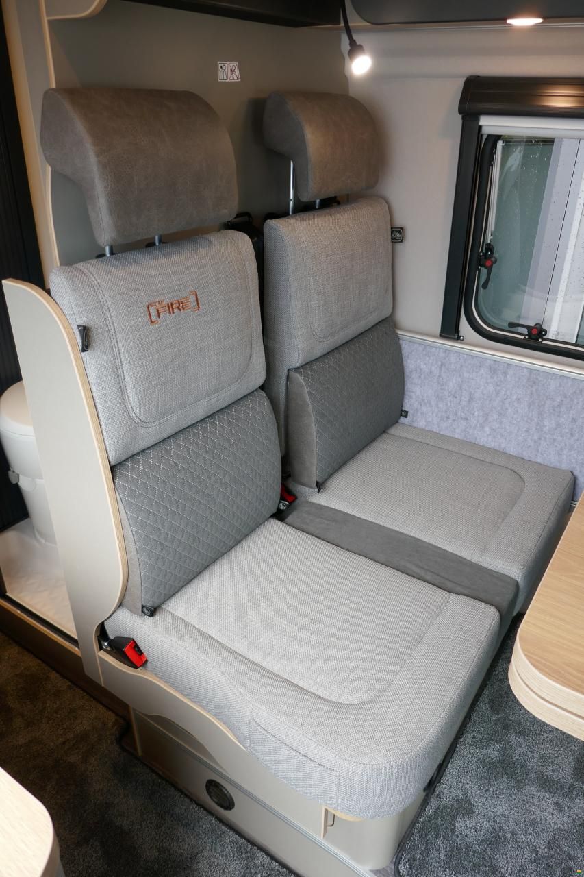 Weinsberg CaraBus Grey 600 MQ Edition Fire
