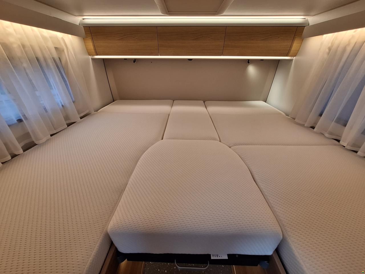 Adria Coral Select 670 DL
