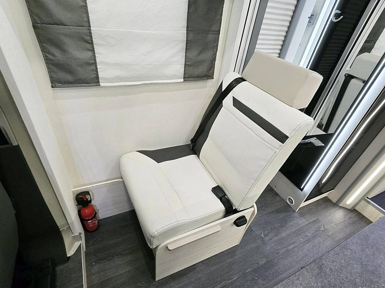 Challenger 367 GA PREMIUM 2.0 TDCI AUTOMAT