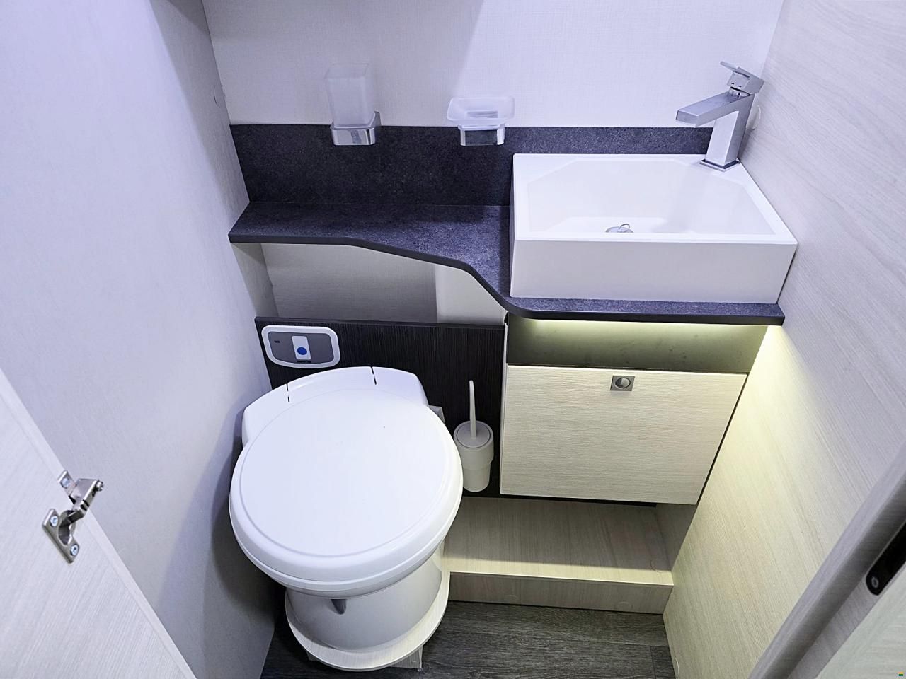 Challenger 367 GA PREMIUM 2.0 TDCI AUTOMAT