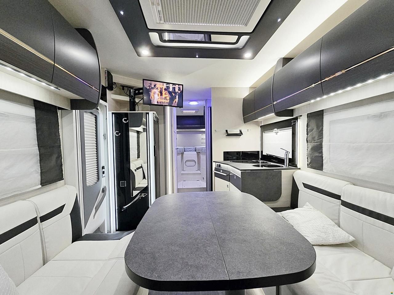 Challenger 367 GA PREMIUM 2.0 TDCI AUTOMAT
