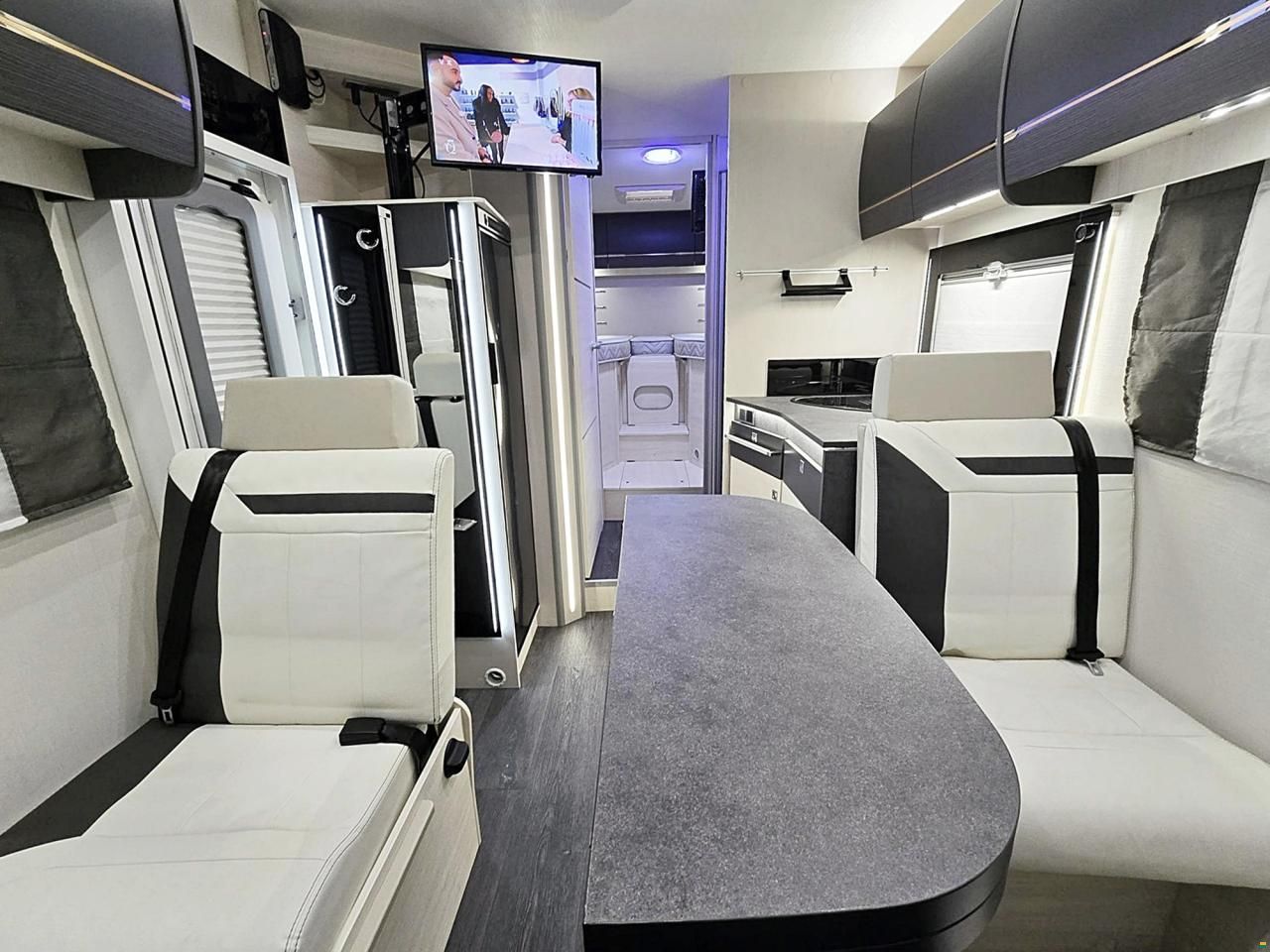 Challenger 367 GA PREMIUM 2.0 TDCI AUTOMAT