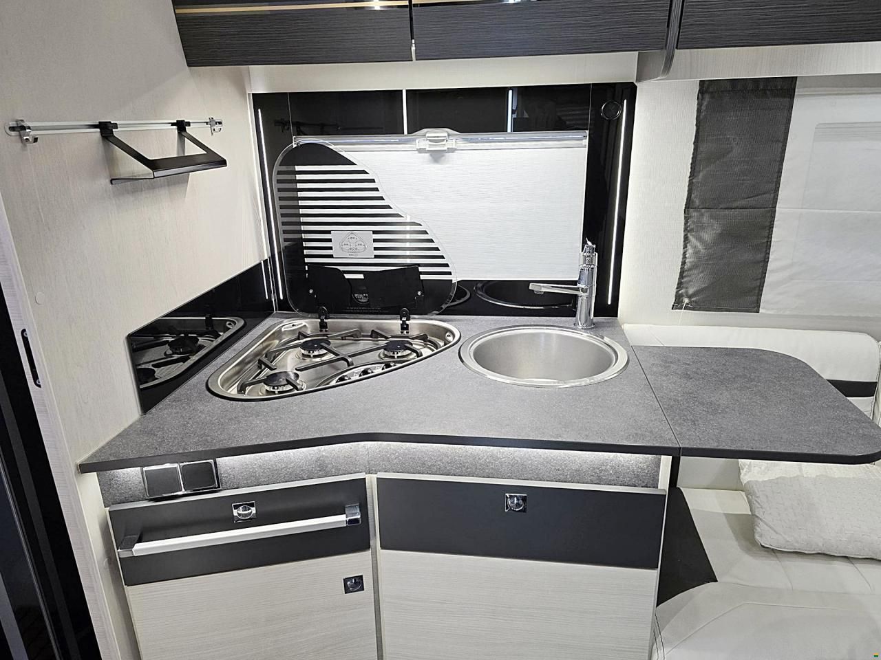 Challenger 367 GA PREMIUM 2.0 TDCI AUTOMAT