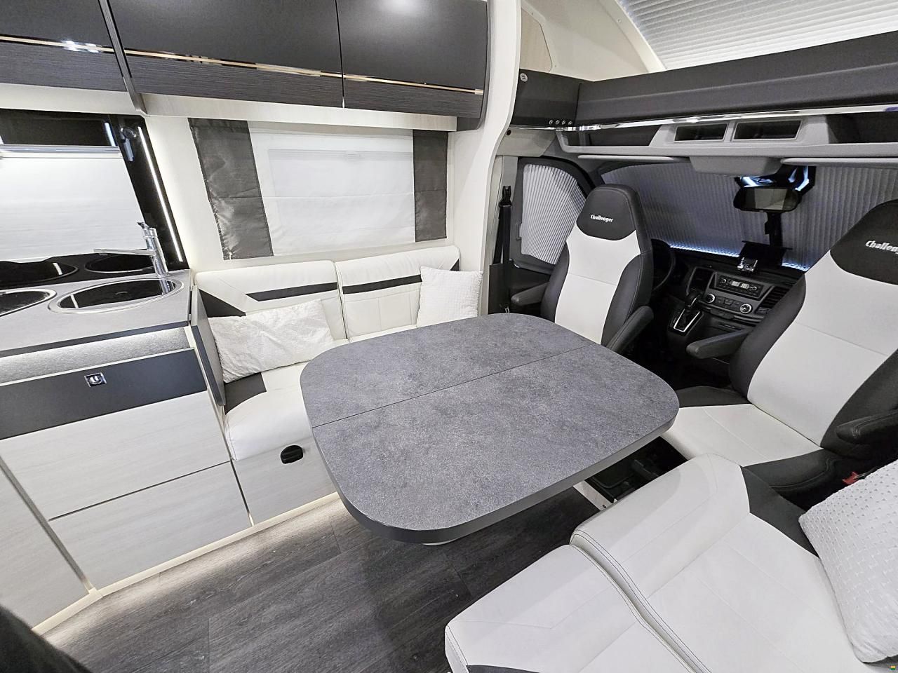 Challenger 367 GA PREMIUM 2.0 TDCI AUTOMAT