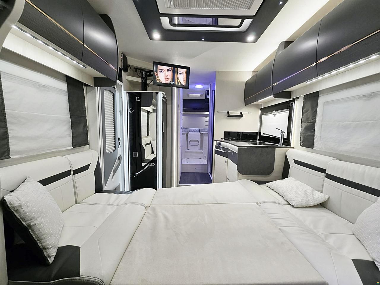 Challenger 367 GA PREMIUM 2.0 TDCI AUTOMAT