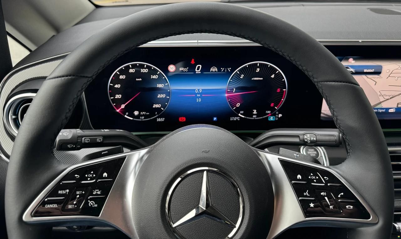 P&ouml;ssl MERCEDES-BENZ Campstar V250 d lang 4mati