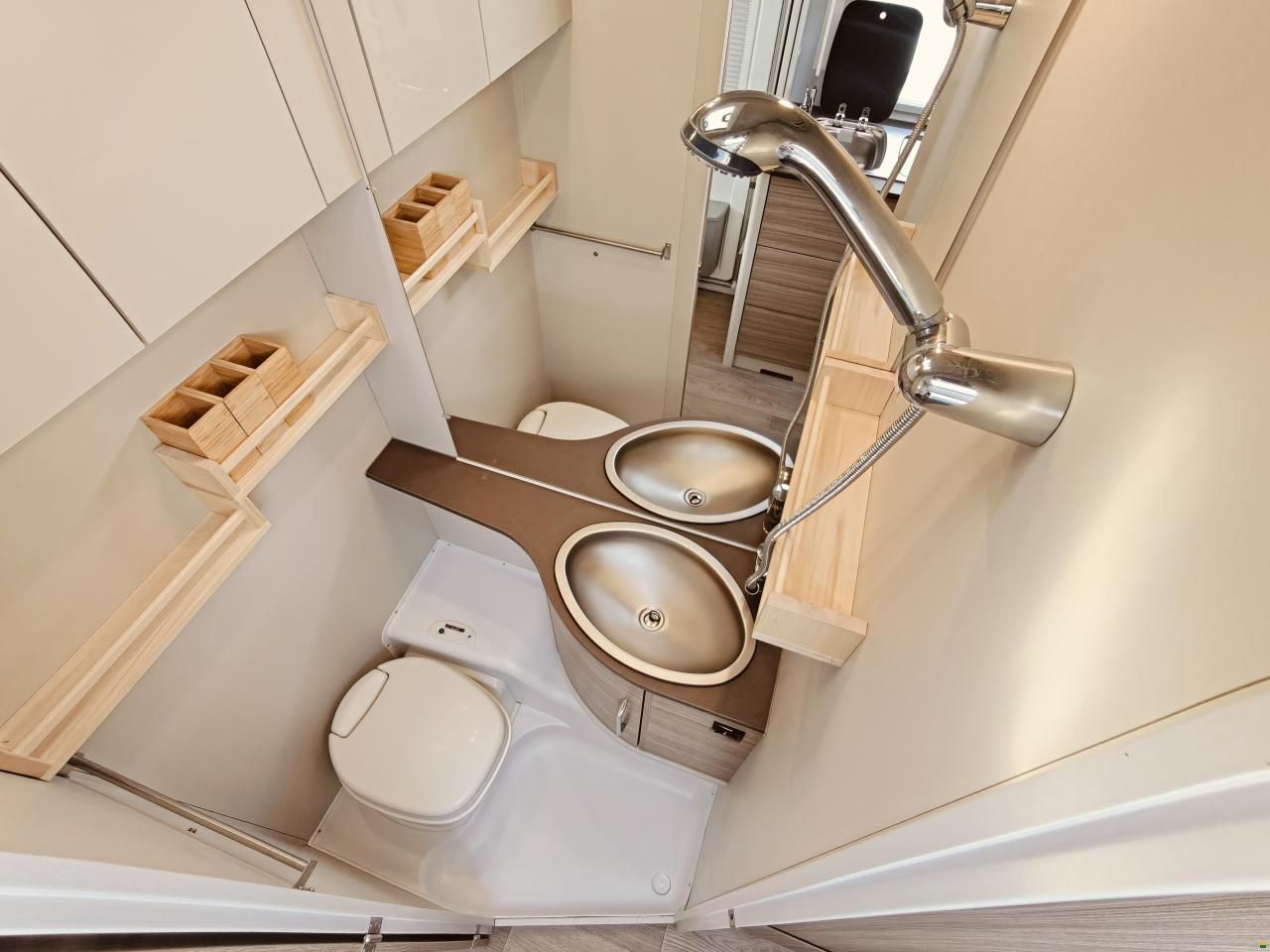 B&uuml;rstner Averso Plus 510 TK -Hubbett -Stockbett