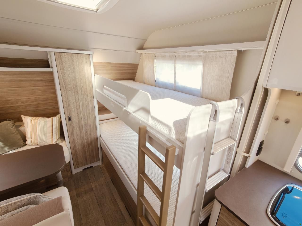 B&uuml;rstner Averso Plus 510 TK -Hubbett -Stockbett