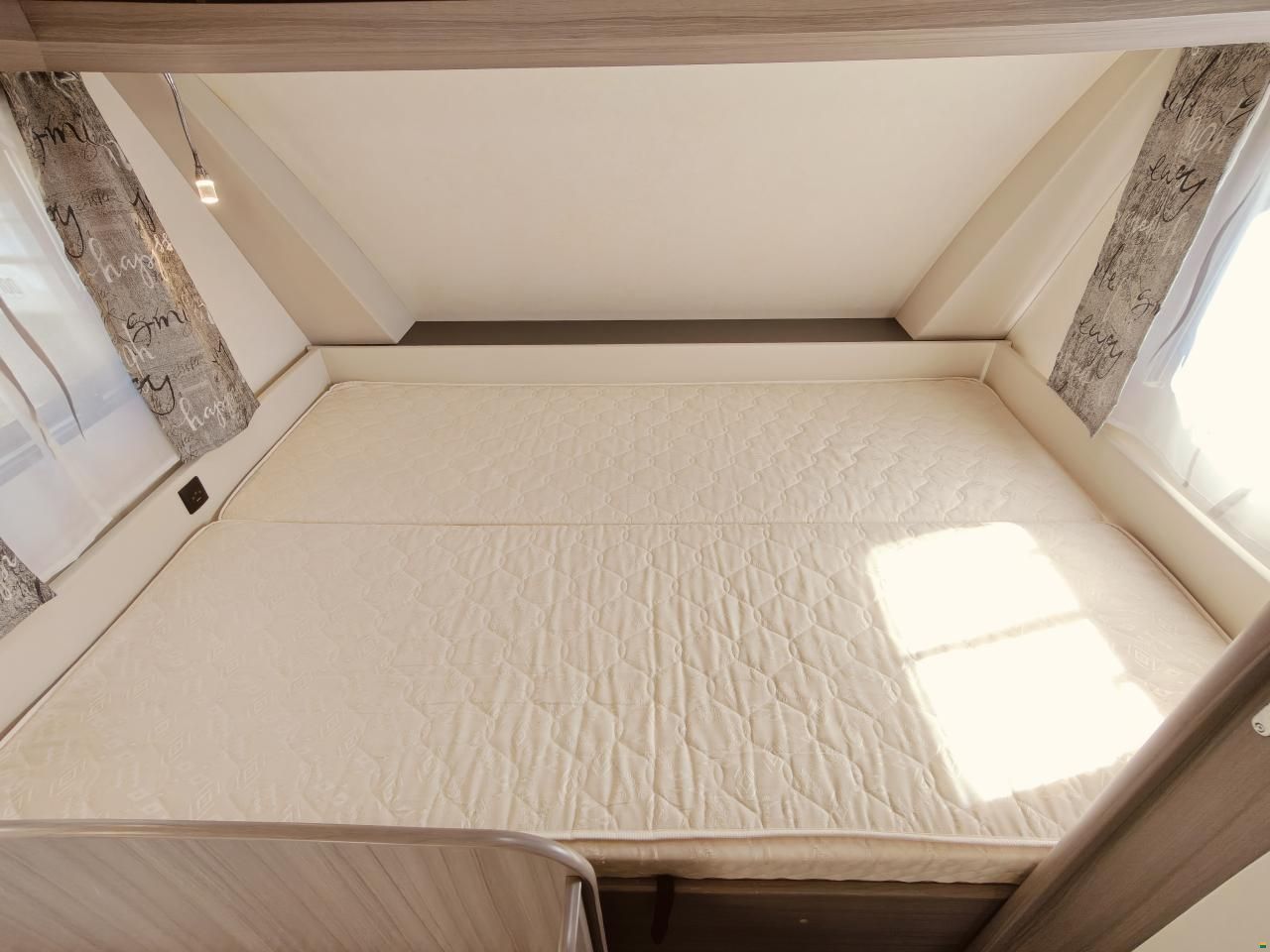 Hobby On Tour 470 KMF - Stockbett - Dachklima