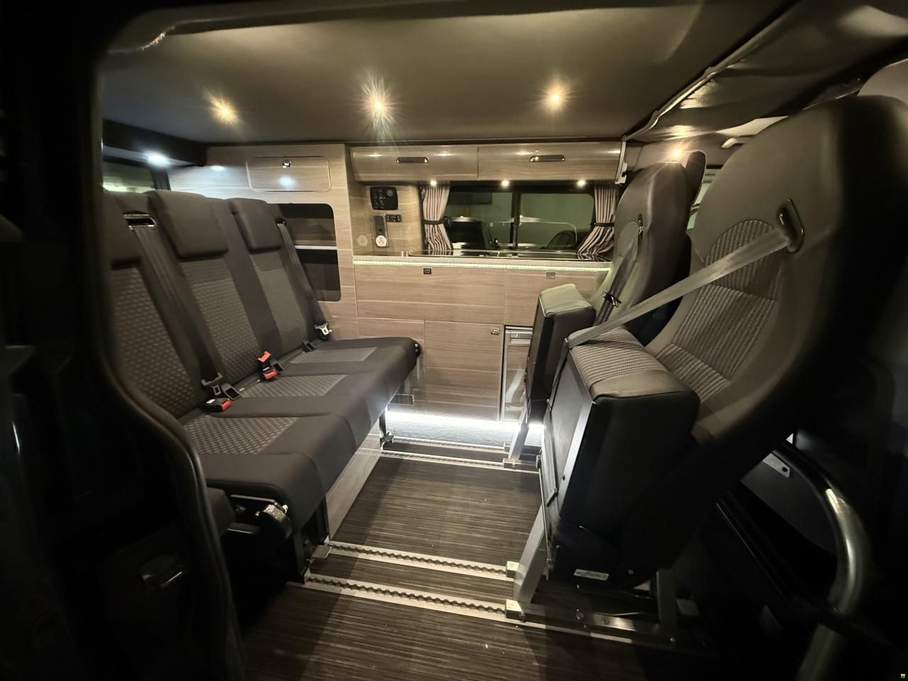 Ford Transit Costum Wellhouse
