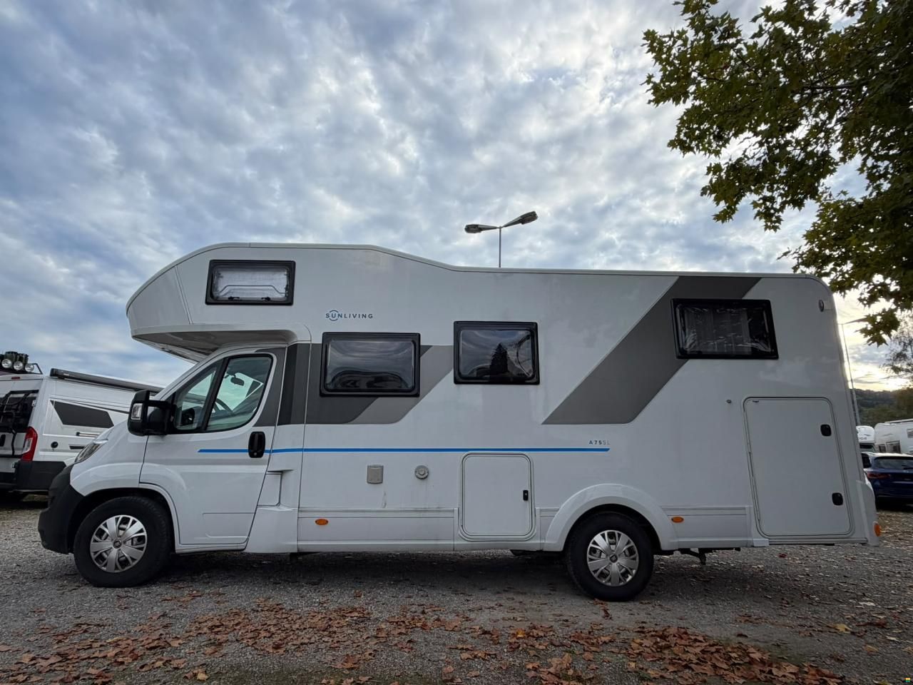 Fiat *2.2JTD 140PS*SUNLIVING A75 SL*L&Auml;NGSBETT