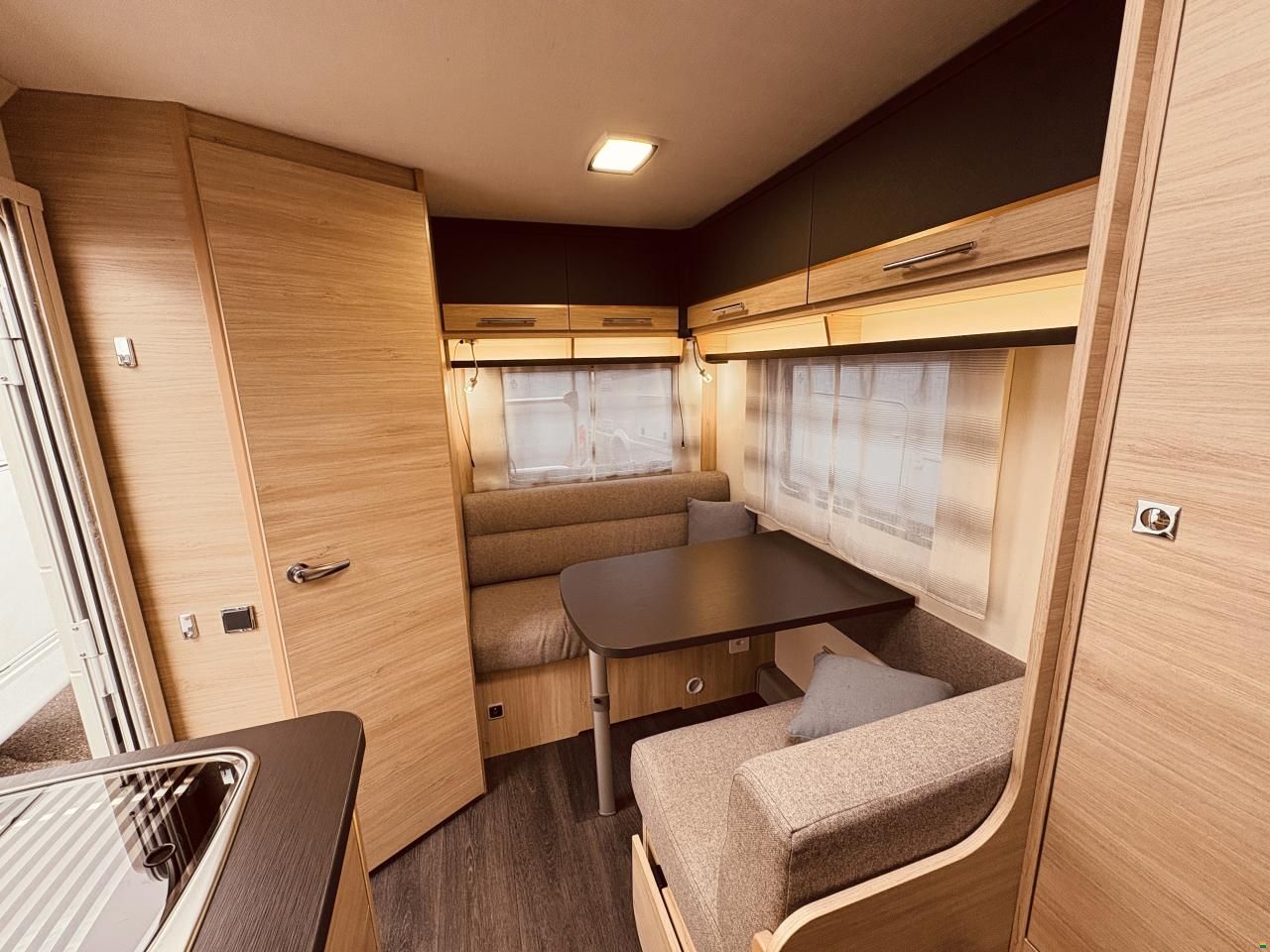 Caravelair V21 SP Titanium 390