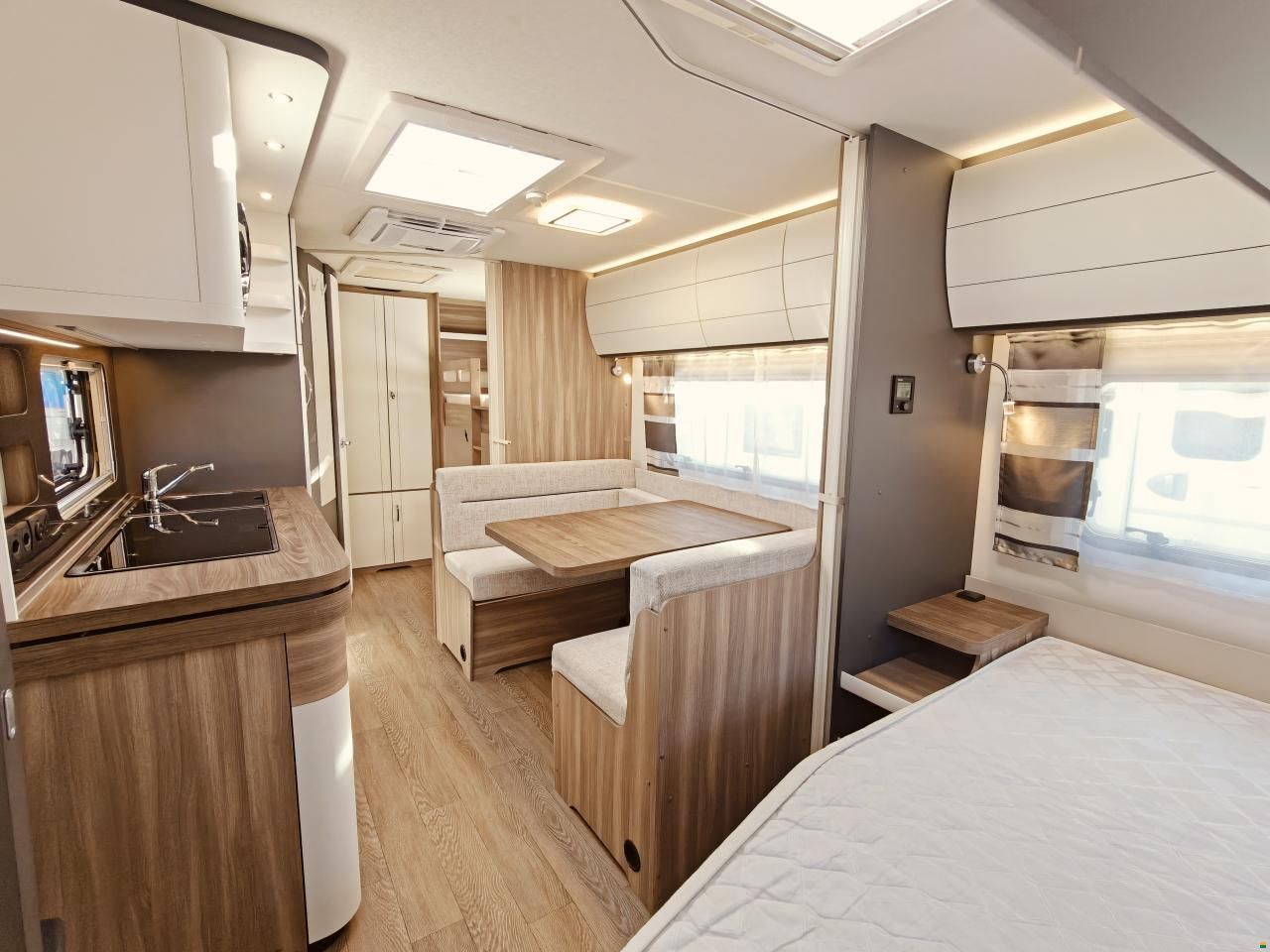 Hobby Excellent Edition 545 KMF - Stockbett