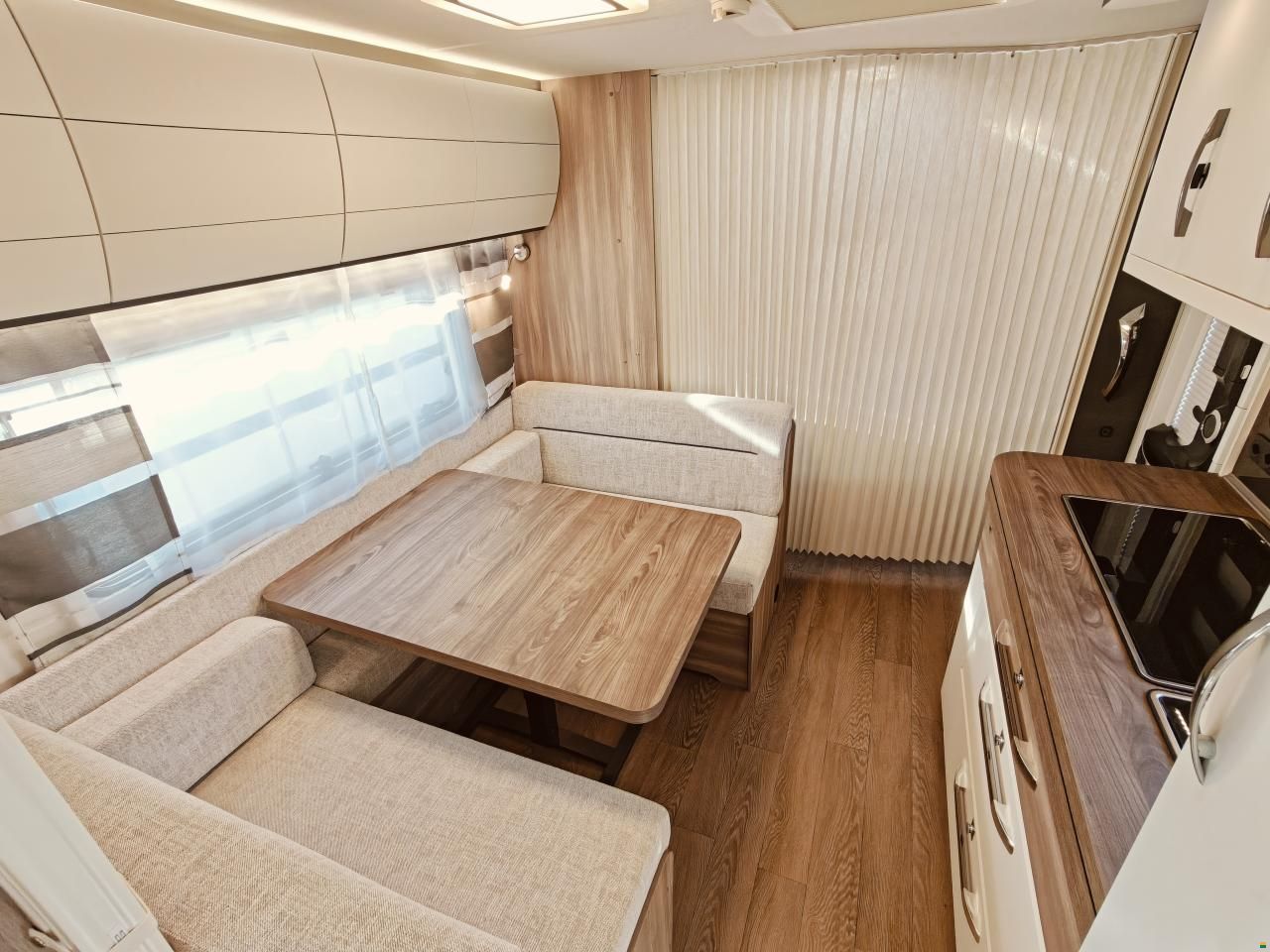 Hobby Excellent Edition 545 KMF - Stockbett