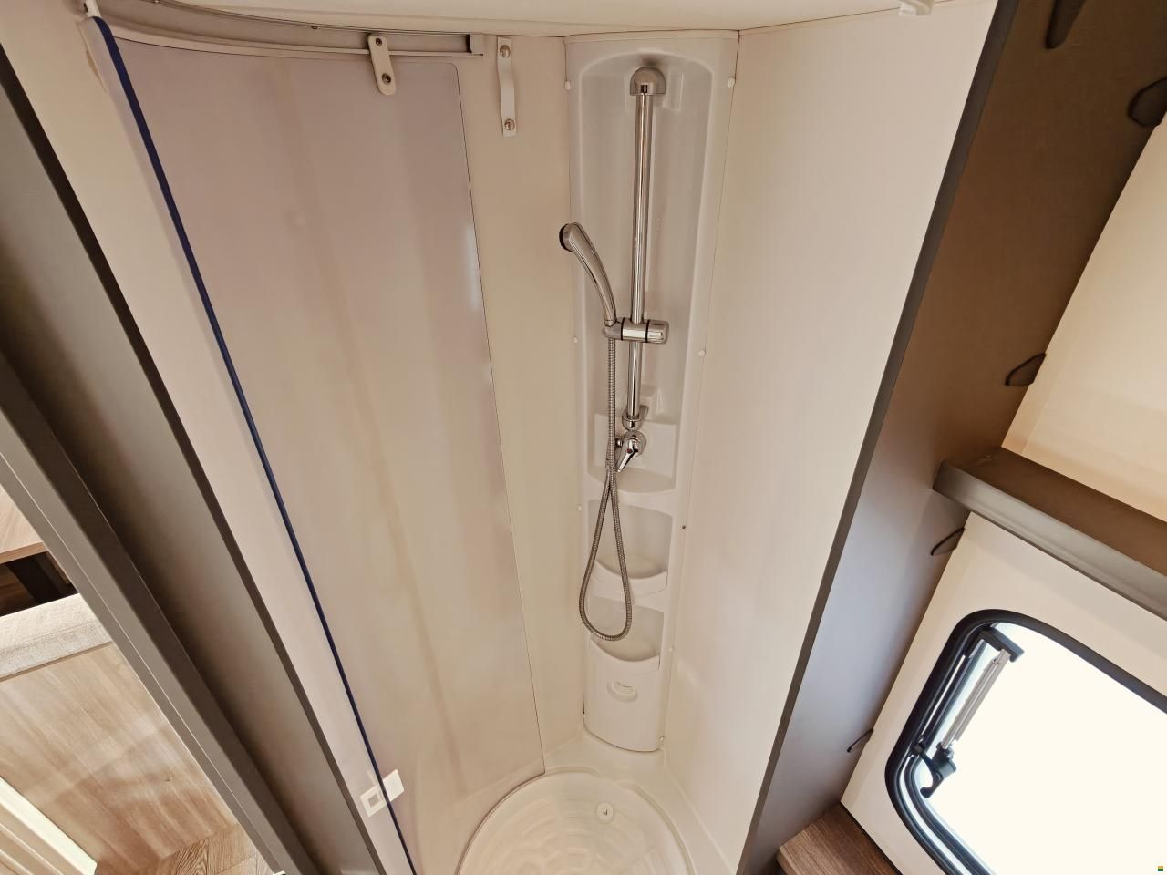 Hobby Excellent Edition 545 KMF - Stockbett