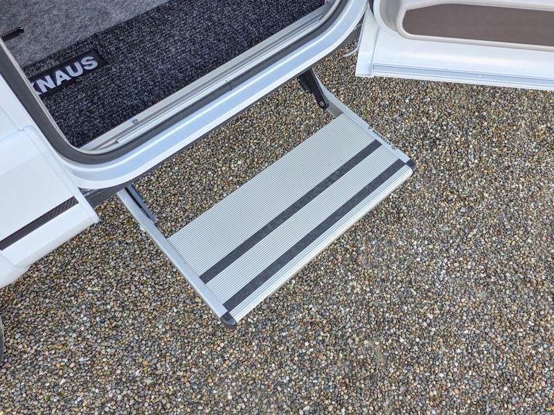 Knaus Live Wave 650 MF Platinum Selection