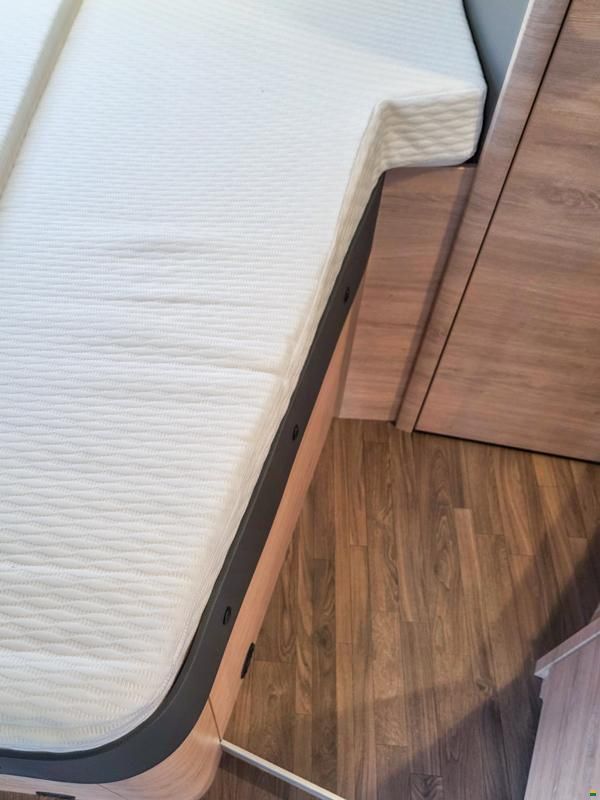 Knaus Live Wave 650 MF Platinum Selection