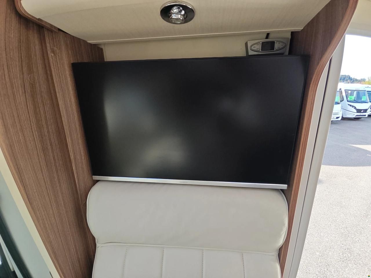 Eura Mobil Profila T725 QB