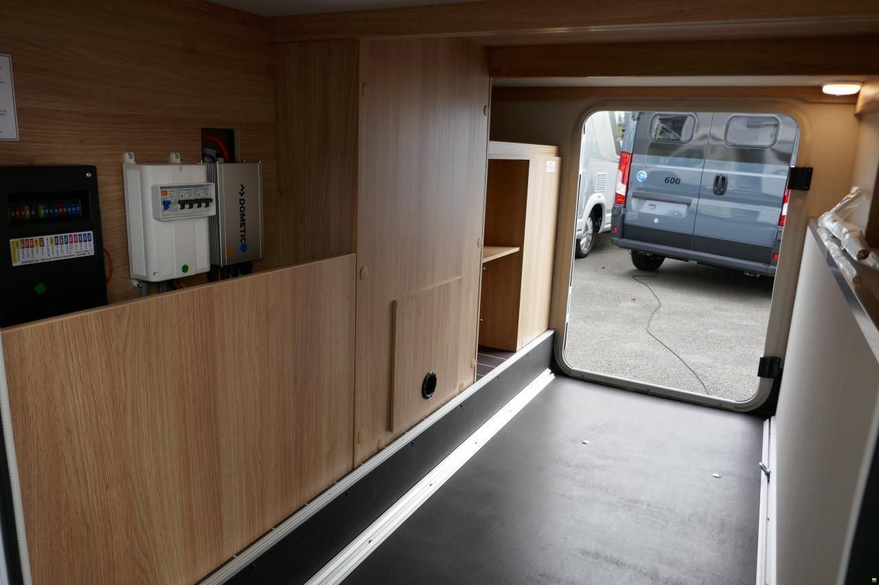 Knaus SKY TI 650 MEG