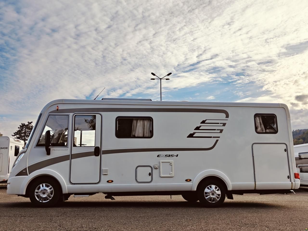 Hymer Exsis-i 674 Automat - Längsbett