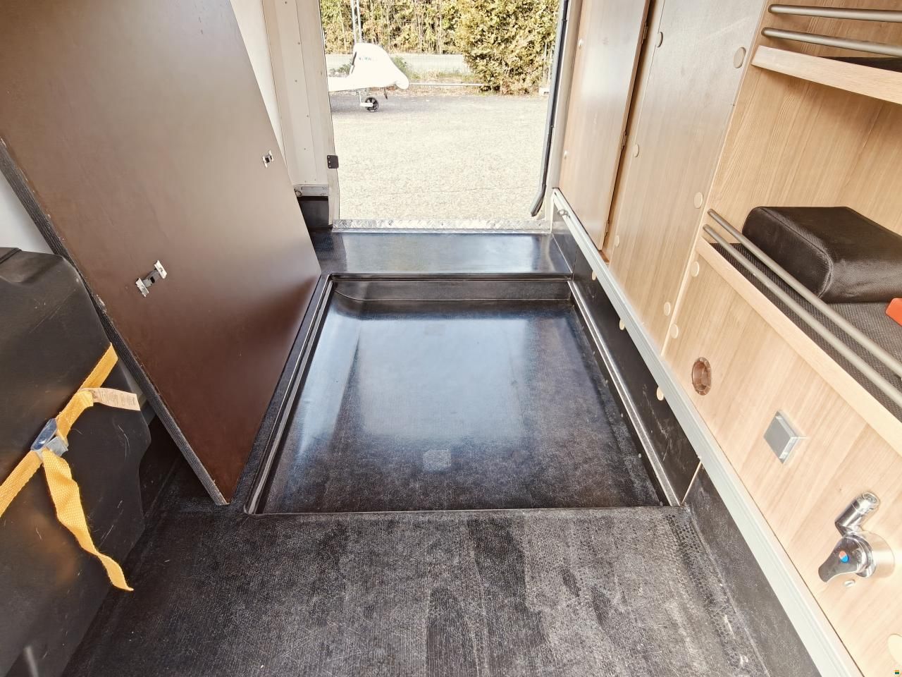 Hymer Exsis-i 674 Automat - Längsbett