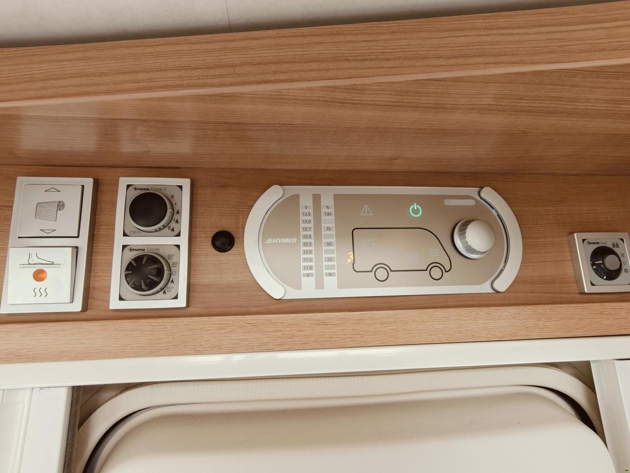 Hymer Exsis-i 674 Automat - Längsbett