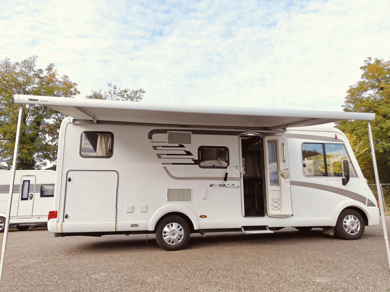 Hymer Exsis-i 674 Automat - Längsbett