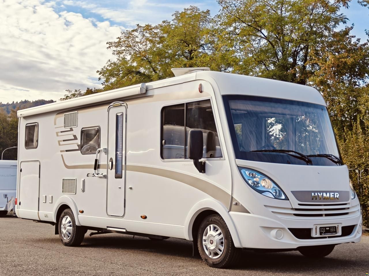 Hymer Exsis-i 674 Automat - Längsbett