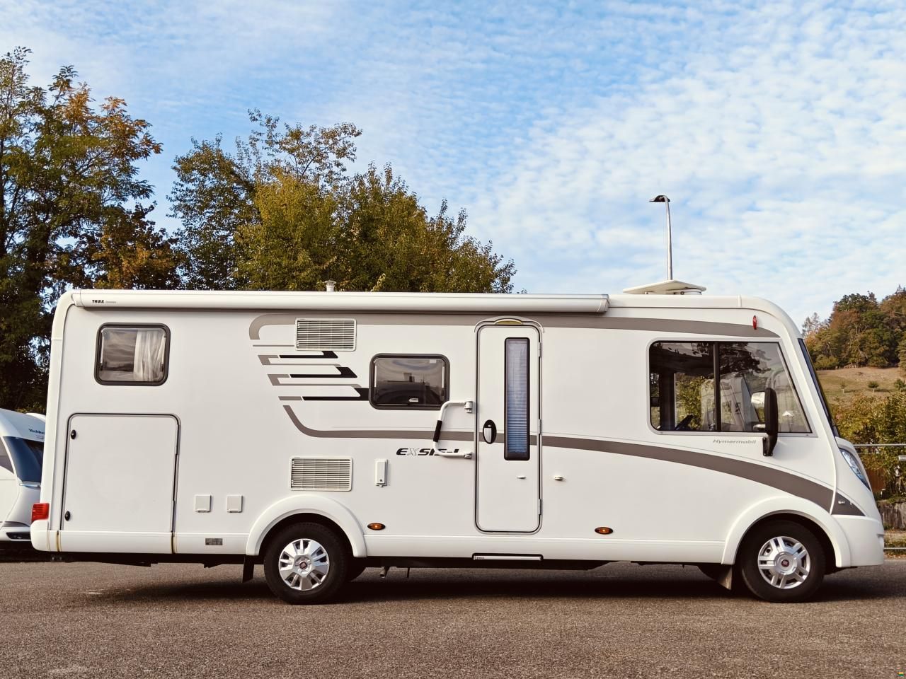 Hymer Exsis-i 674 Automat - Längsbett