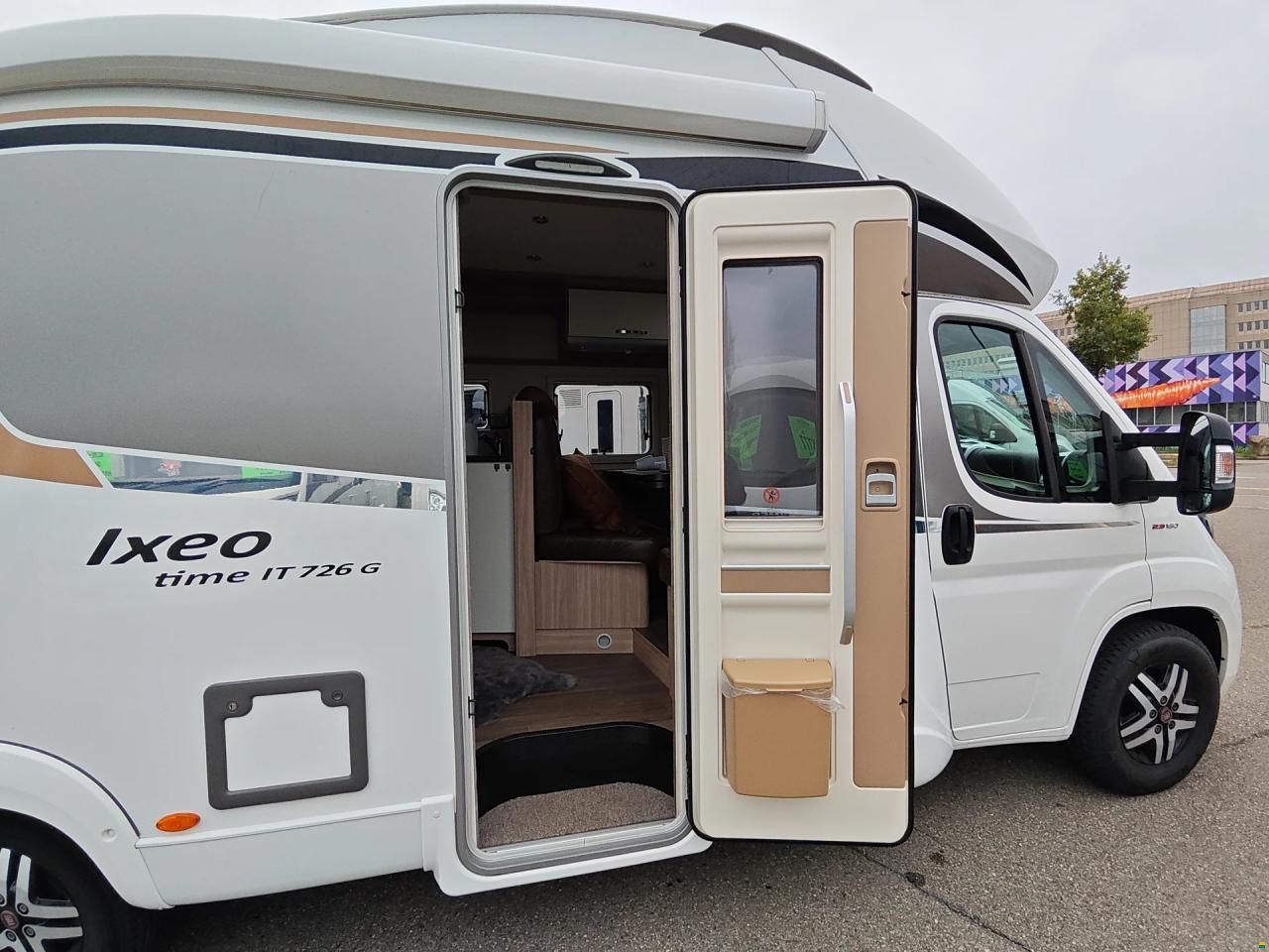 B&uuml;rstner Ixeo IT 726