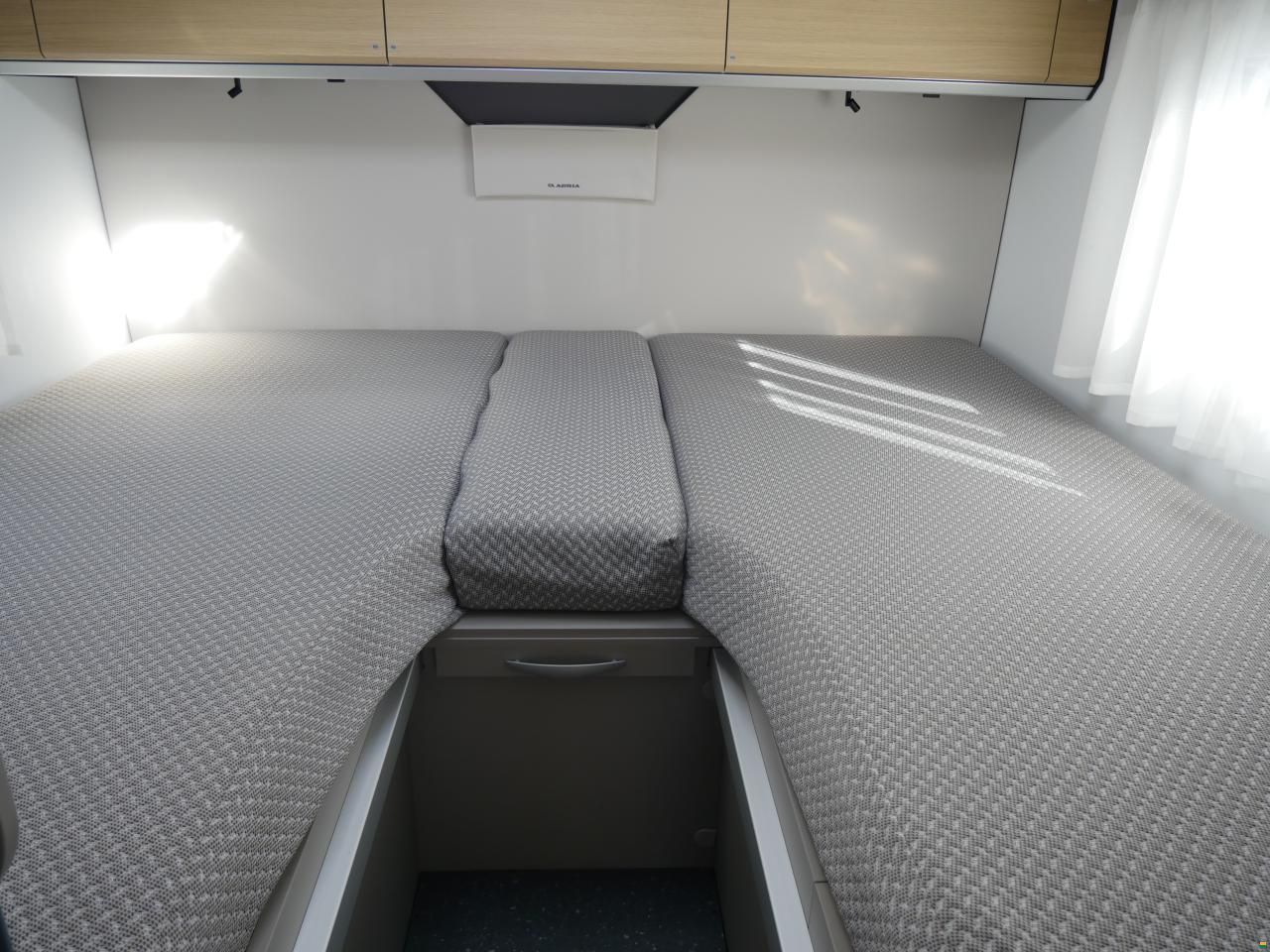 Adria Compact Select DL 'Swiss Edition'