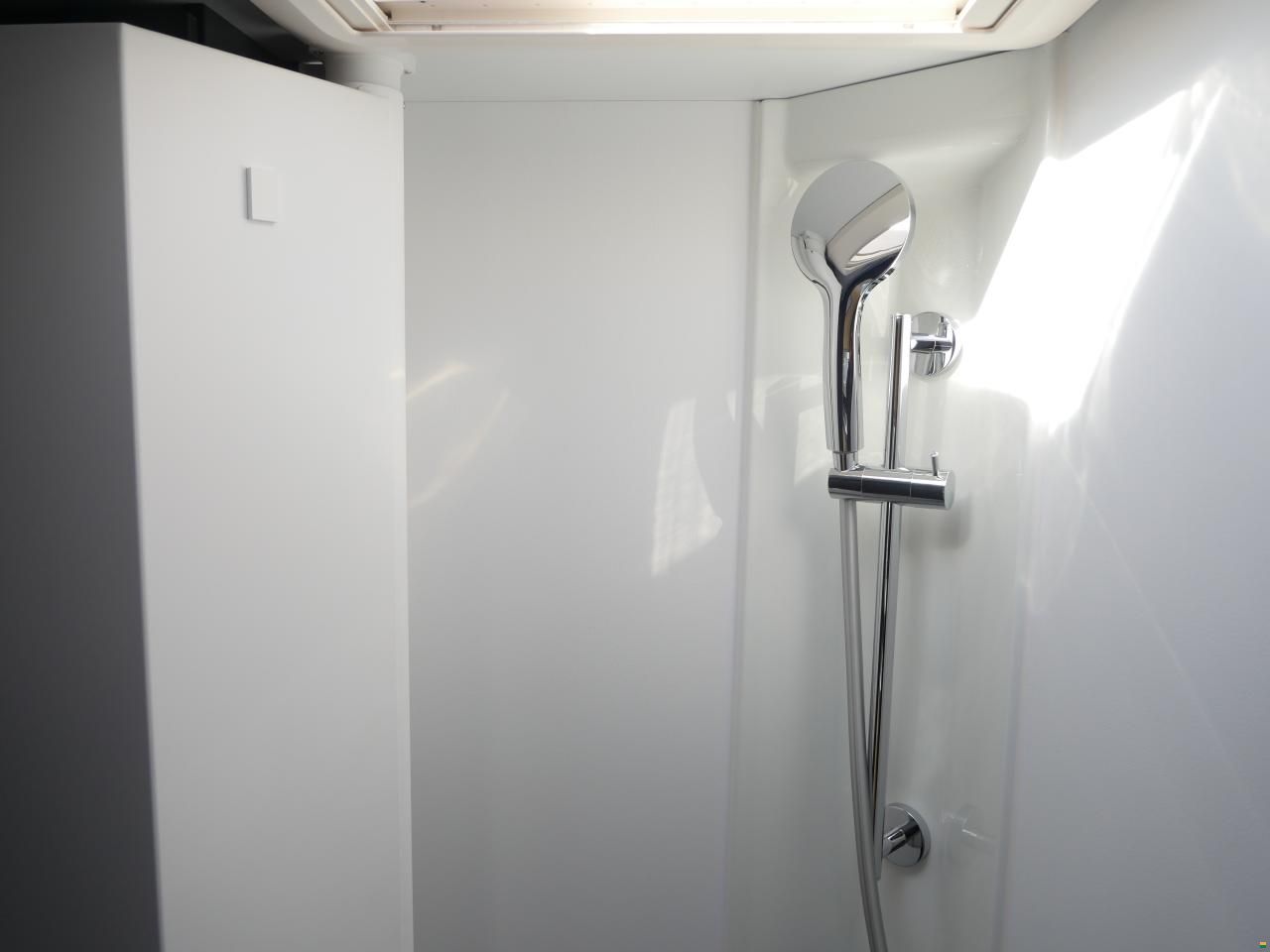 Adria Compact Select DL 'Swiss Edition'