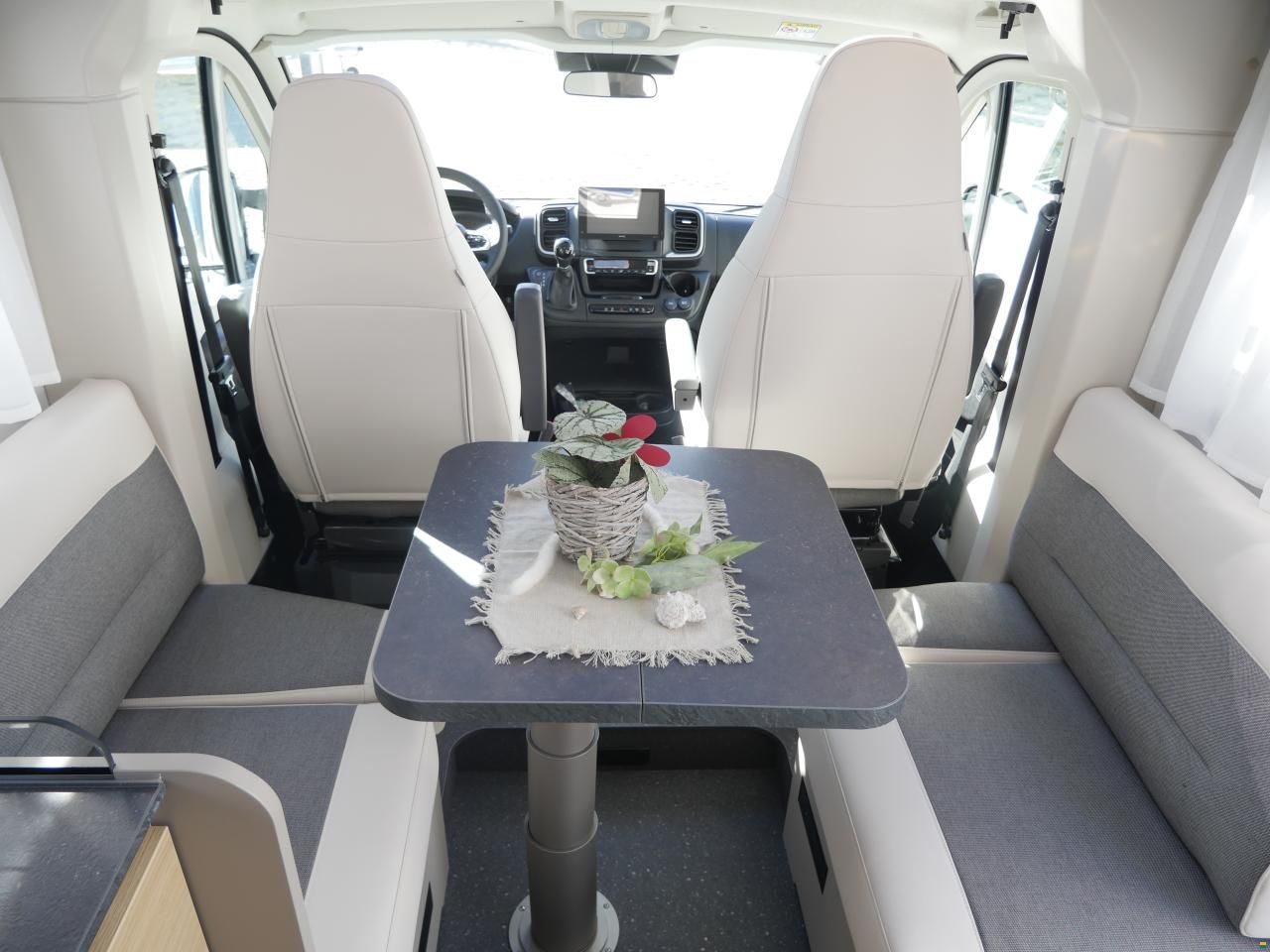 Adria Compact Select DL 'Swiss Edition'