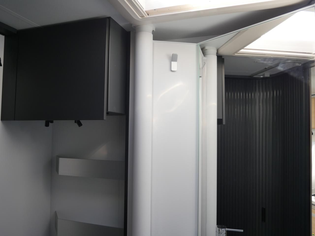 Adria Compact Select DL 'Swiss Edition'