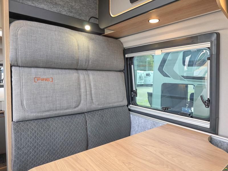 Weinsberg CaraBus Grey 600 ME Edition [Fire]
