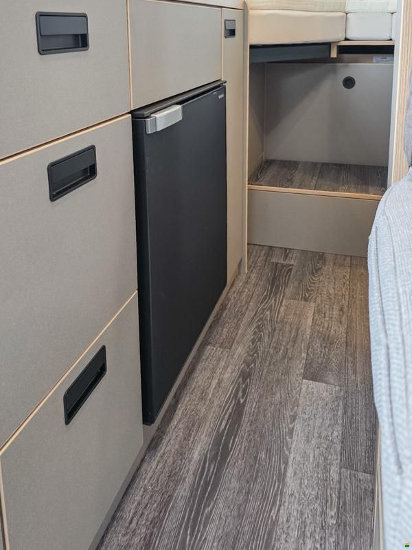 Weinsberg CaraBus Grey 600 ME Edition [Fire]