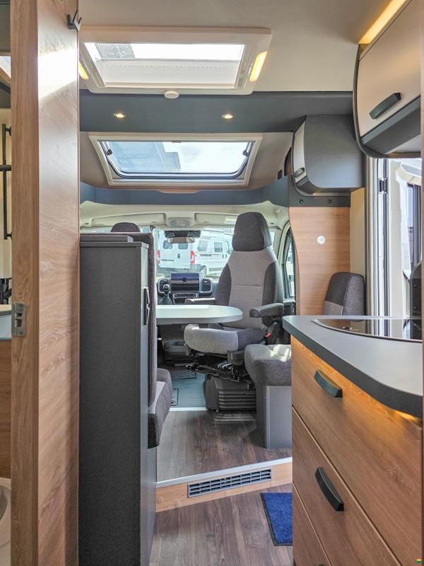 Knaus Live TI 650 MEG Platinum Selection